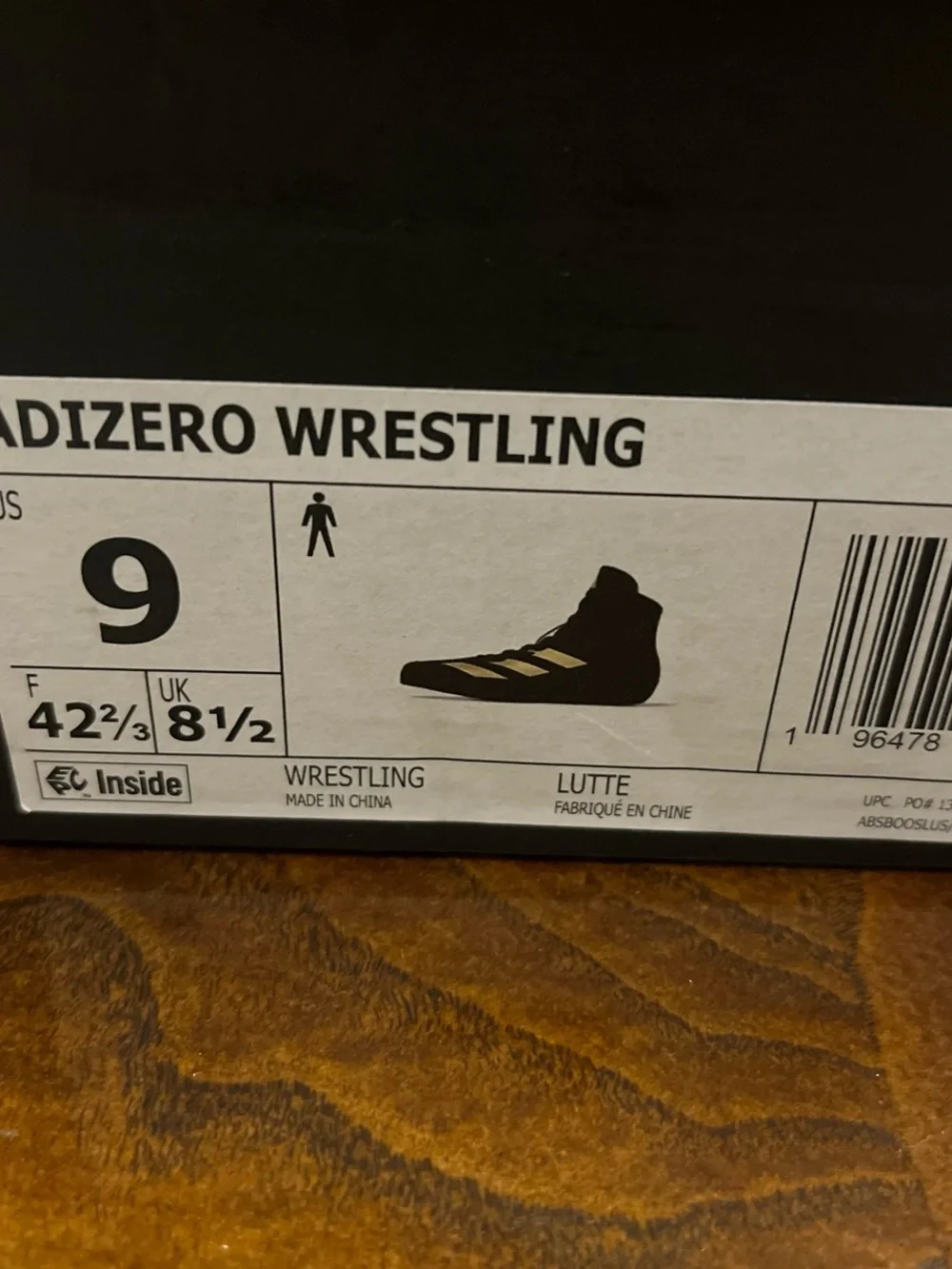 Like new Adidas Men’s Black and Yellow Athletic wrestling shoes